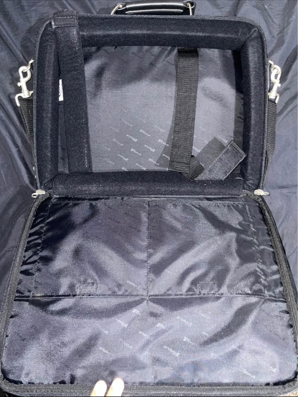 Targus Black Laptop Carry Case with Padded Interior